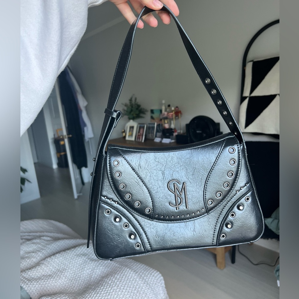 Steve Madden Black Shoulder bag